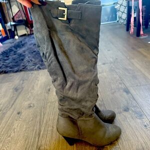 Nine West Gray Suede Boot